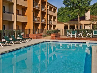 Courtyard Norfolk 3*