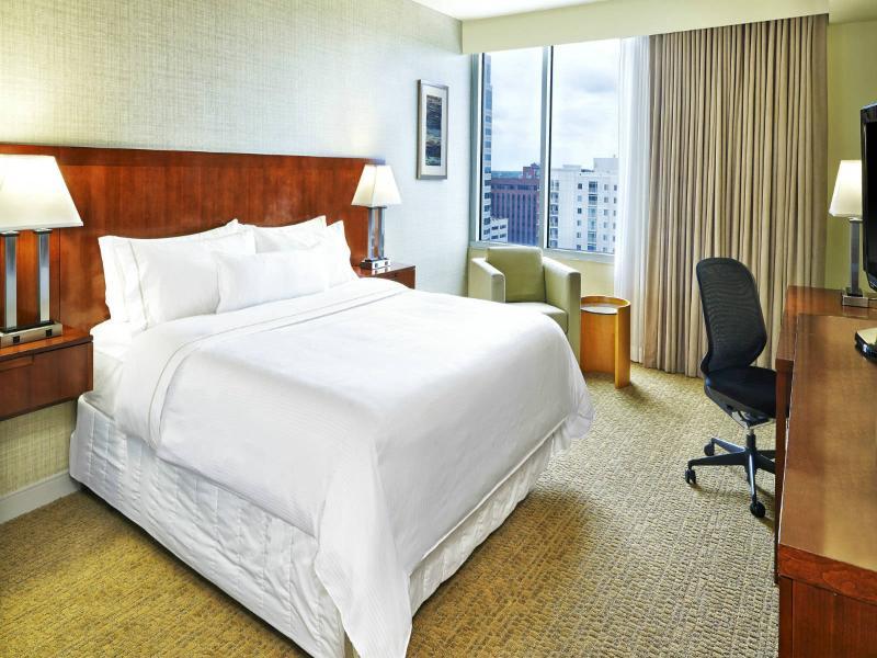 Hotel The Westin Virginia Town Center 4*
