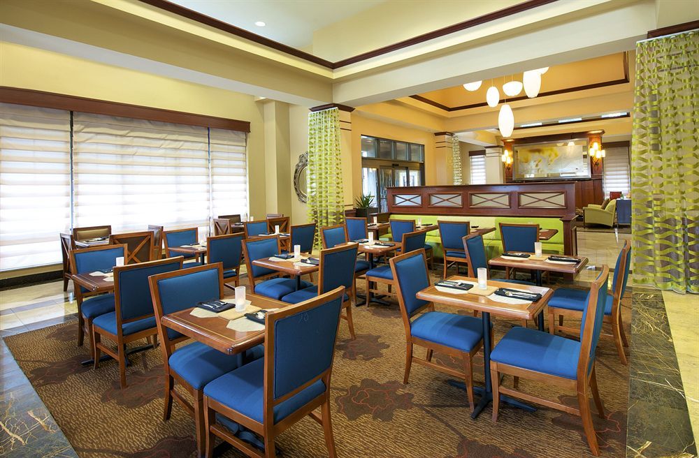 Hilton Garden Virginia Town Center 3*
