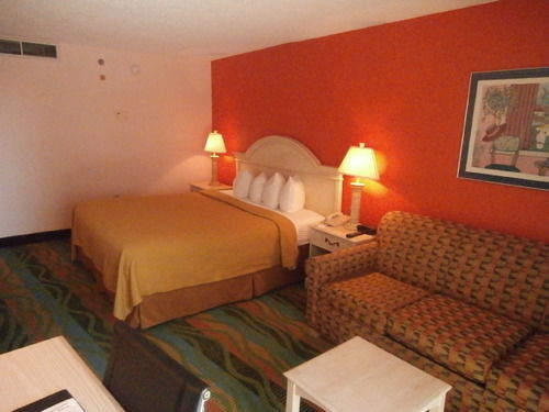Spark By Hilton Virginia Oceanfront Hotel