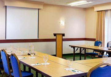 Courtyard Norfolk Hotel 3*