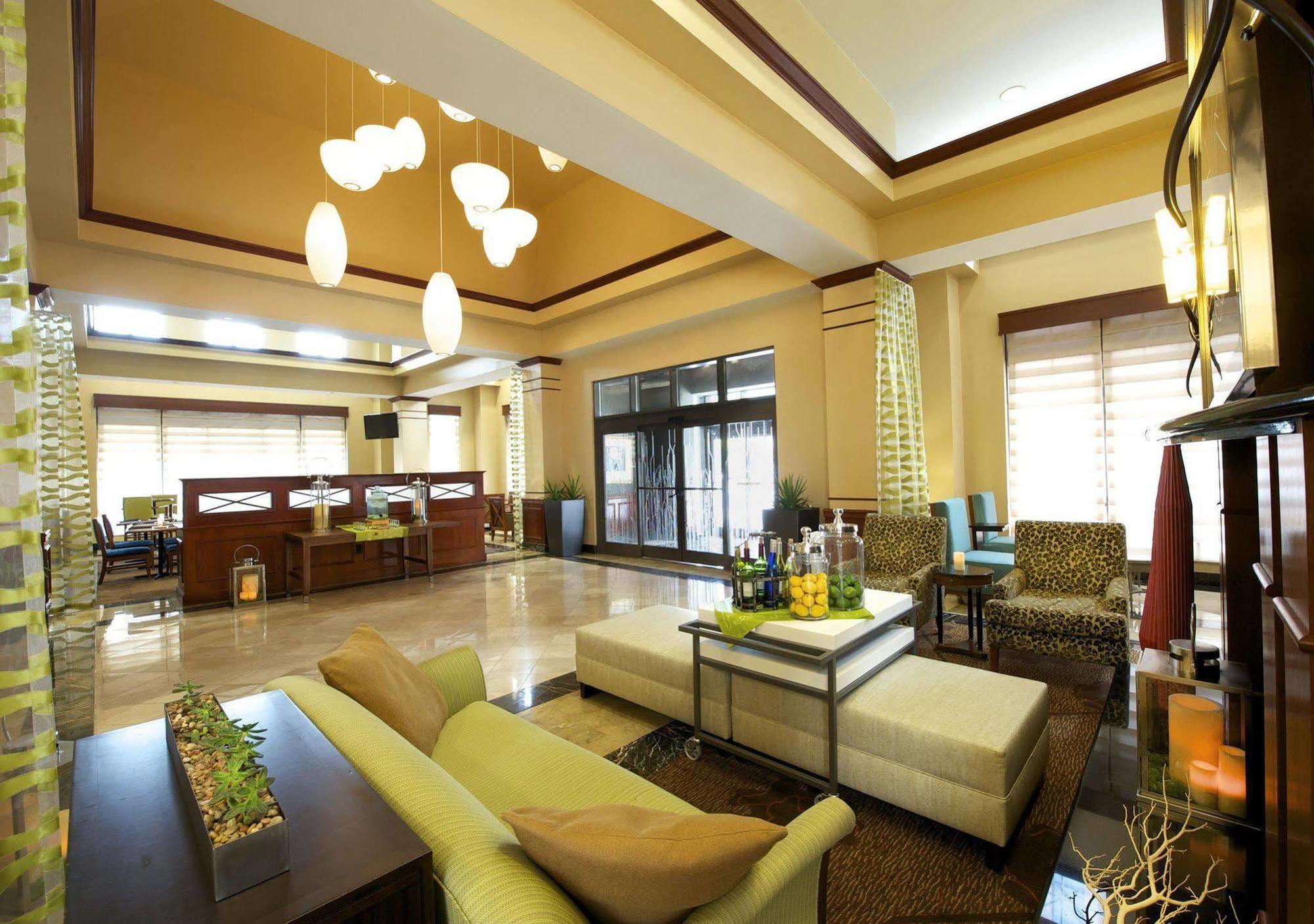 Hilton Garden Virginia Town Center 3*