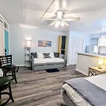 Renovated, Oceanfront Building, Boardwalk, Pool, Beach, 4 People, Cozy Studio Unit, Walk Right Out No Elevator, Kitchen, Restaurant
