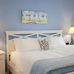 Sojourn Beach Haven Sleeps 7 With Pool Near Beach