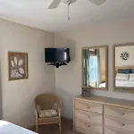 Beach Happy 4Bedrooms-3Bath Steps To Beach