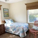Beach Happy 4Bedrooms-3Bath Steps To Beach