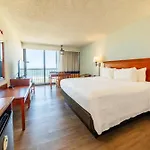The Oceanfront Inn - Virginia Beach