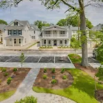 513 The First Colonial House
