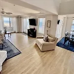 The Sanctuary - Neptune\'S Castle Penthouse B405