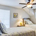 408B The Lynnhaven House Spacious 4 Bedroom Townhouse Walking Distance To The Beach And Boardwalk