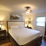 Plaza 2700 Luxury Beach Suites