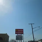 Sunshine Inn & Suites