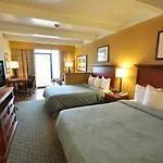 Howard Johnson Ocean Front