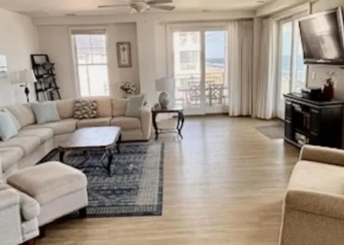 The Sanctuary - Neptune\'S Castle Penthouse B405