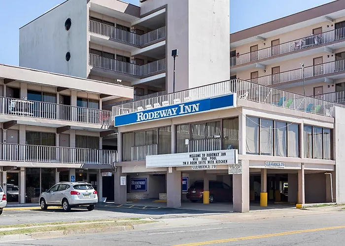 Red Roof Plus & Suites Virginia Beach - Seaside