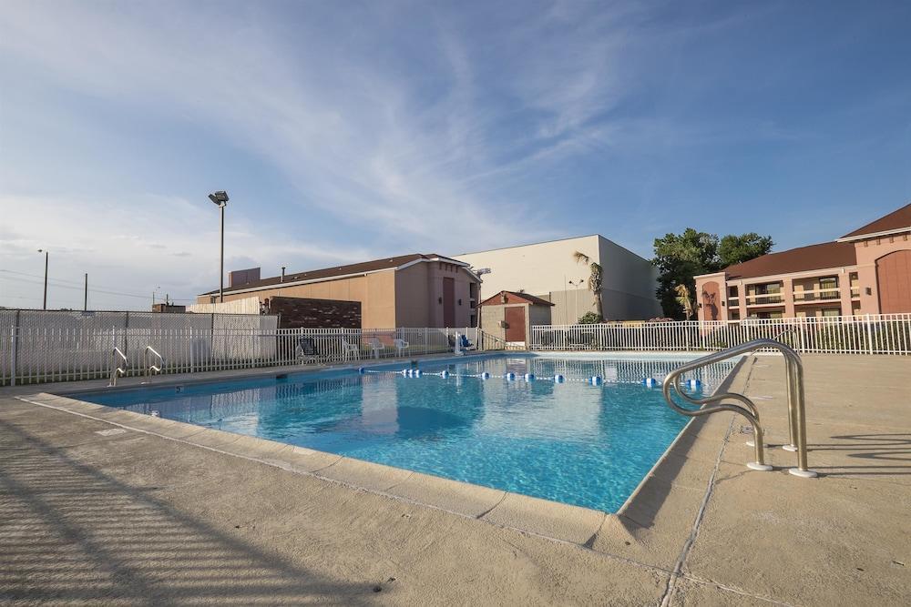 Red Roof Virginia Beach-norfolk Airport Motel 2*