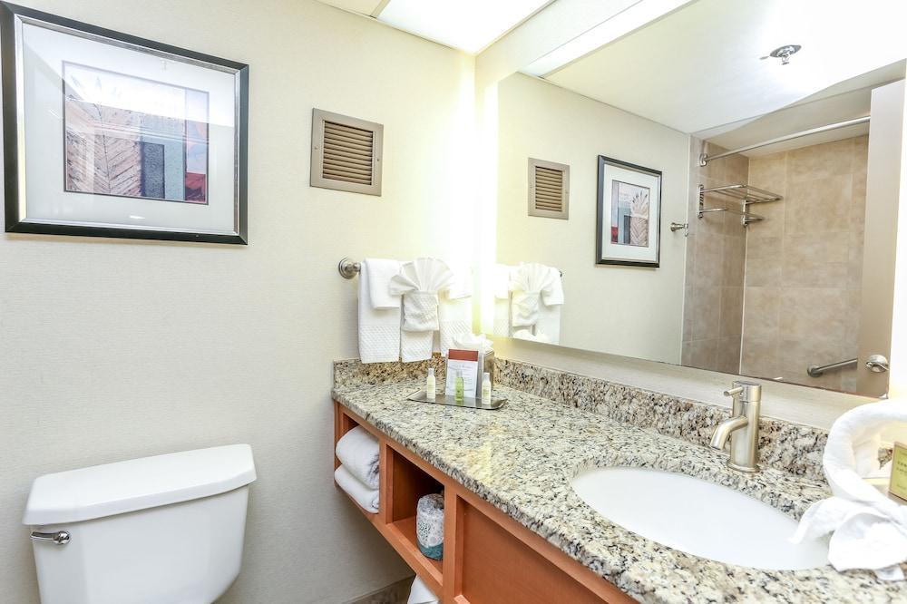 Hotel Doubletree By Hilton Virginia Virginia Beach