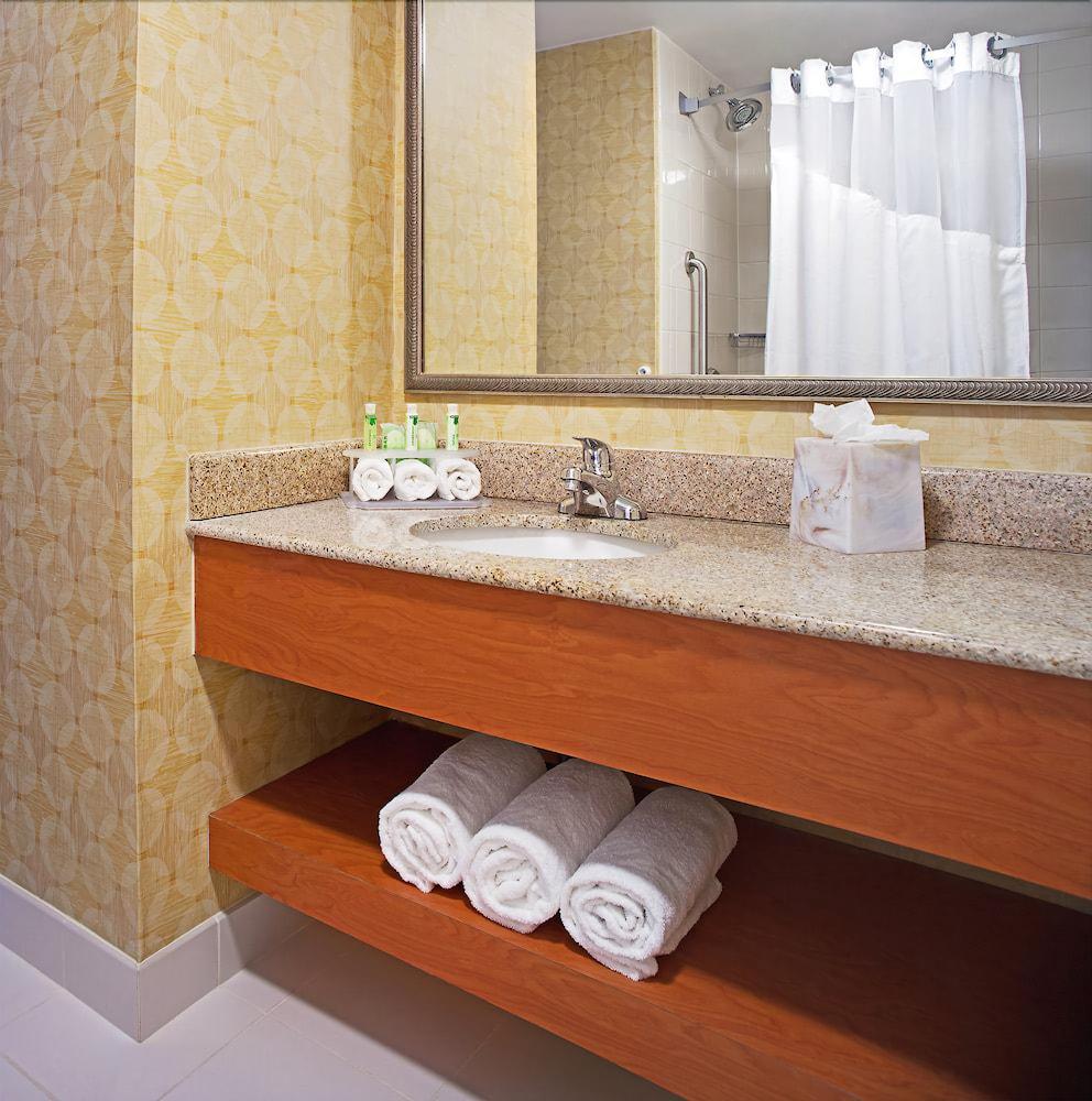 Resort Express & Va Oceanfront By Ihg