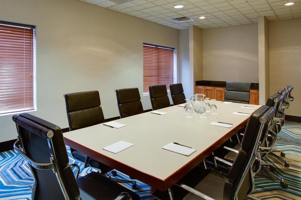 Fairfield & By Marriott Virginia Beach/norfolk Airport 2*