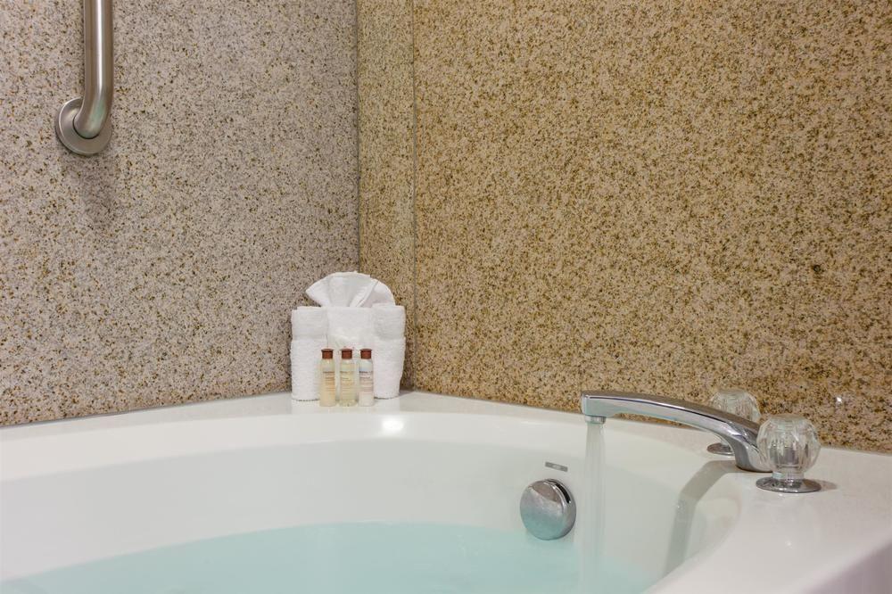 Fairfield & By Marriott Virginia Beach/norfolk Airport Hotel 2*