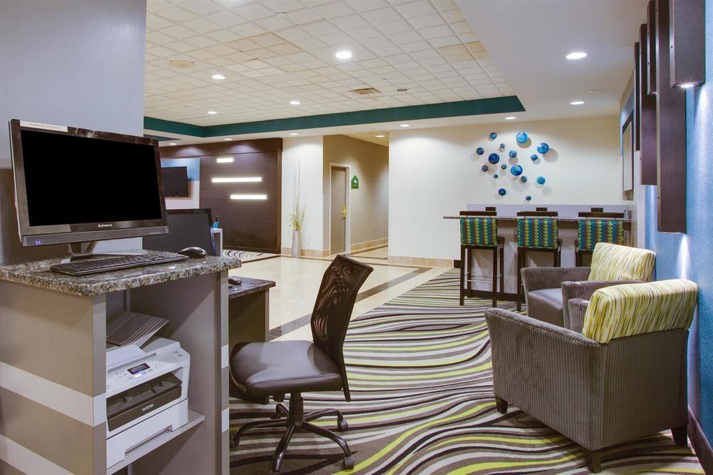 Fairfield & By Marriott Virginia Beach/norfolk Airport Hotel