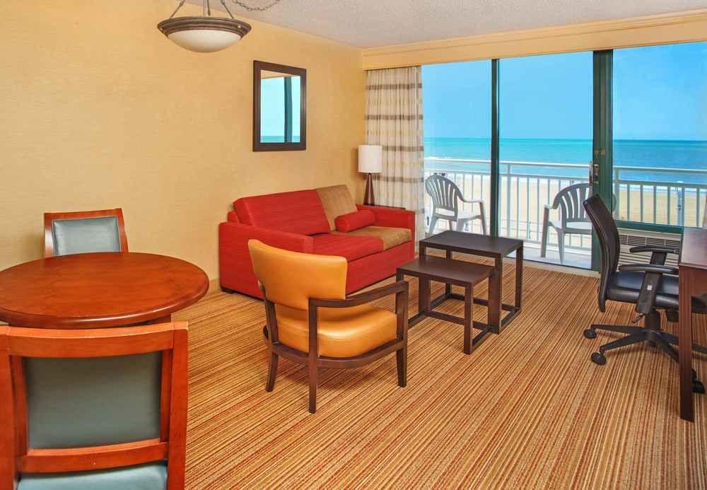 Courtyard Virginia Oceanfront/south 3*