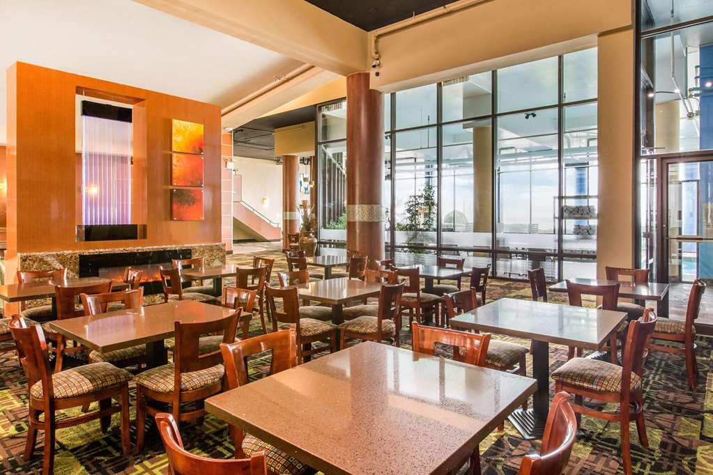 Hotel Coastal & Virginia - Oceanfront