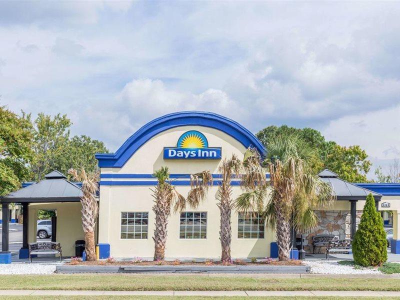 Days By Wyndham Virginia Town Center Hotel Virginia Beach