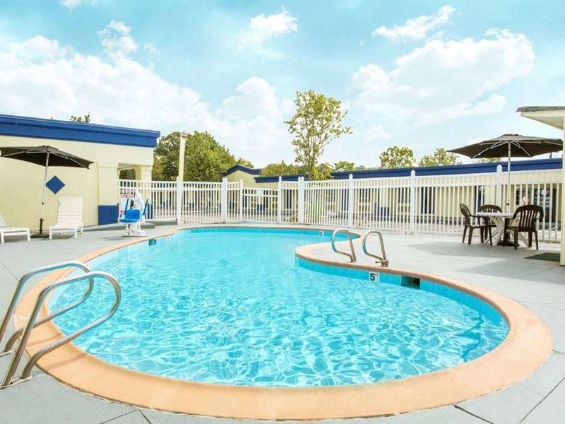 Hotel Days By Wyndham Virginia Town Center
