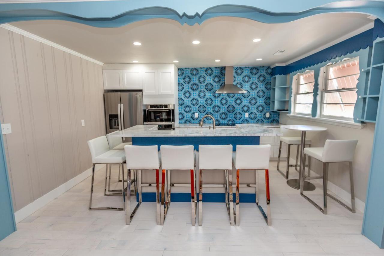 Hotel Hemingsway's Village Luxury Beach Virginia Beach