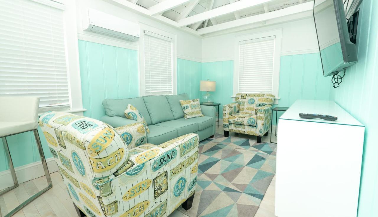 Hotel Hemingsway's Village Luxury Beach