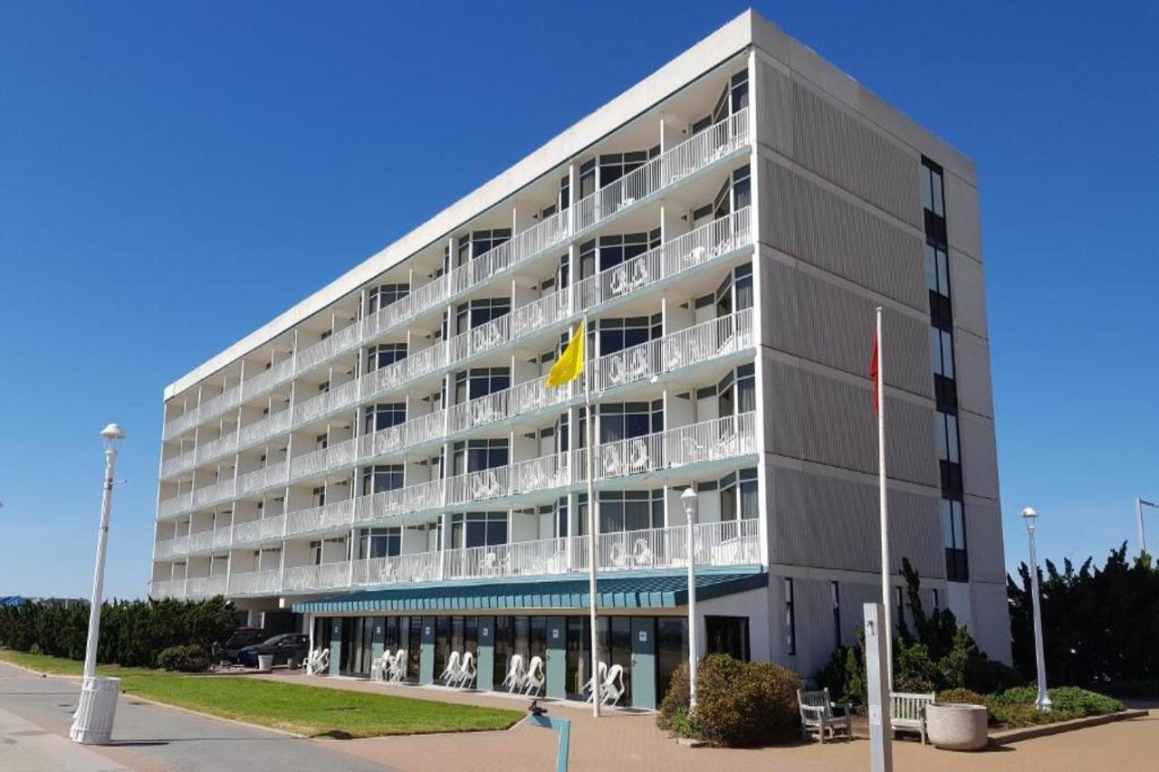 The Schooner 2* Virginia Beach