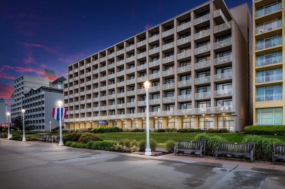 Country & By Radisson, Virginia Oceanfront , Va 3*