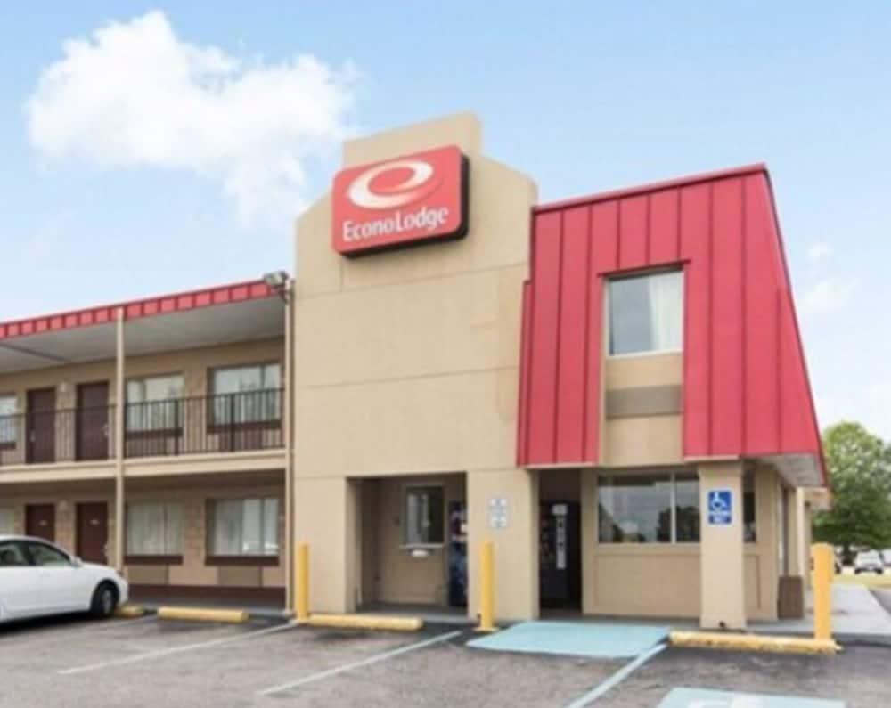 Econo Town Center Lodge *