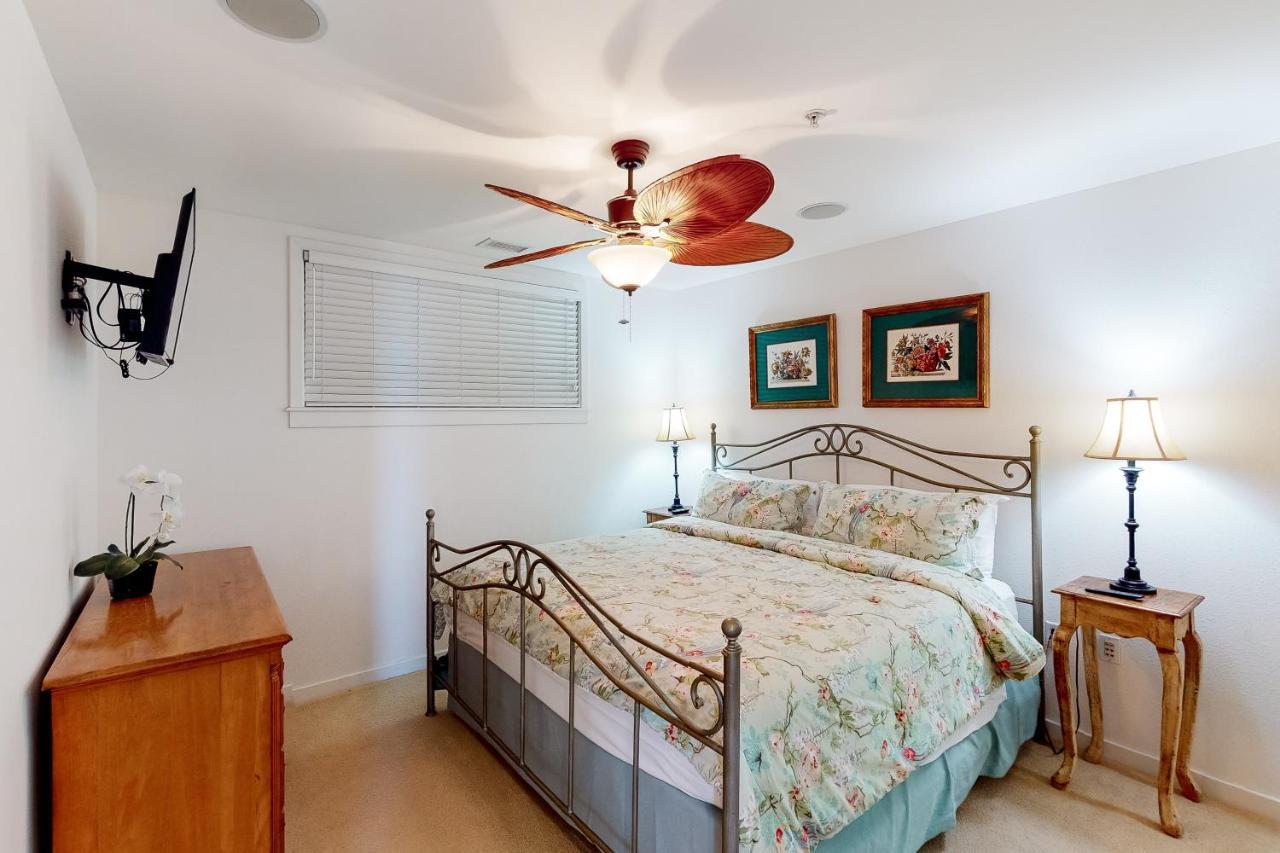 The Sanctuary - Simply Divine Penthouse B411 *
