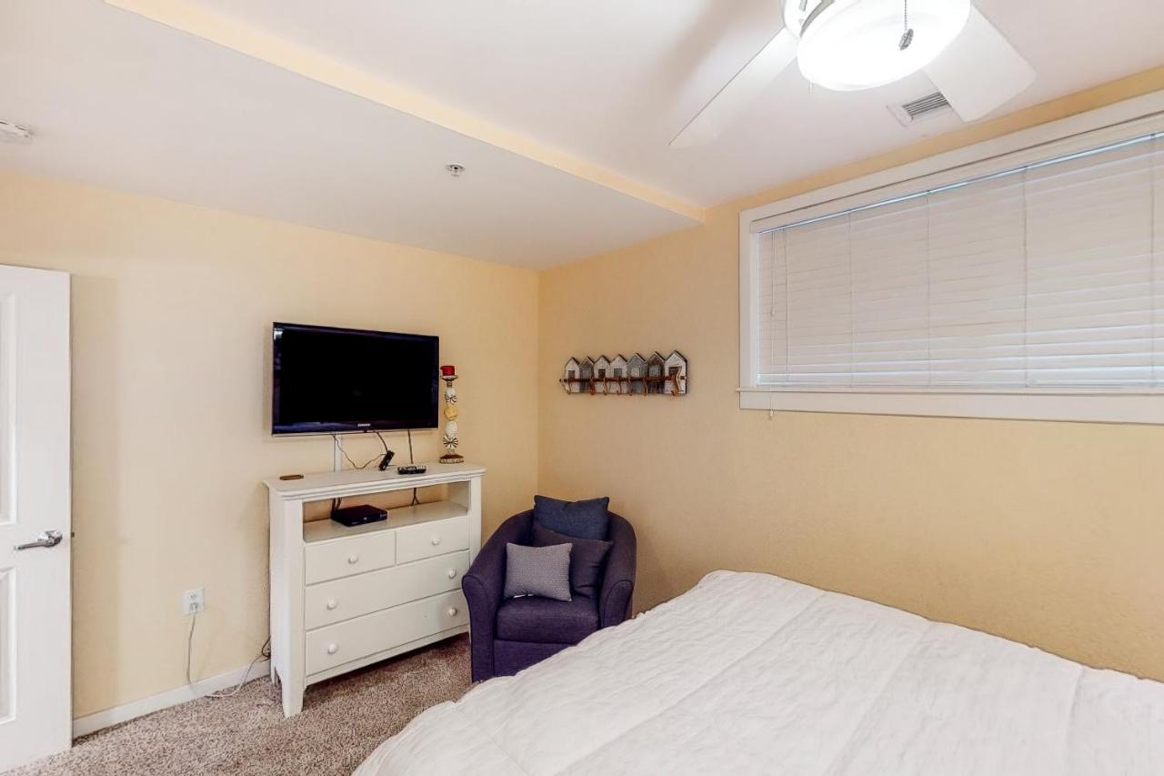 The Sanctuary - Southern Exposure B219 Apartment *