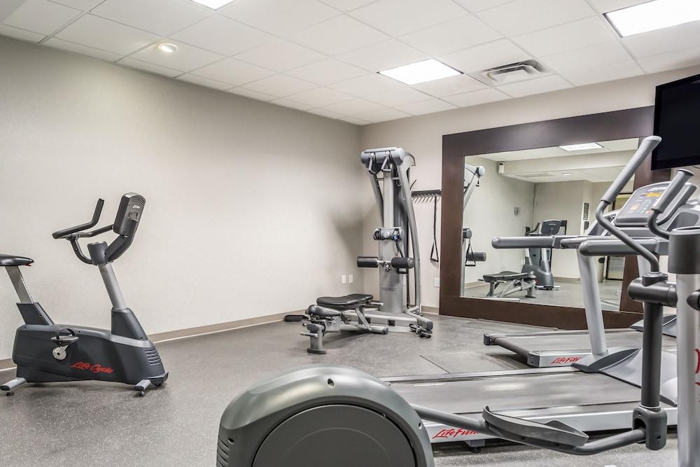 Hotel Country & By Radisson, Virginia Oceanfront , Va