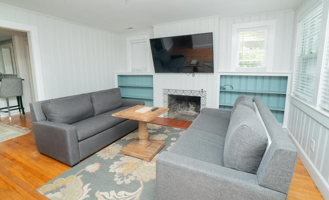 Hemingsway's Village Luxury Beach Hotel Virginia Beach