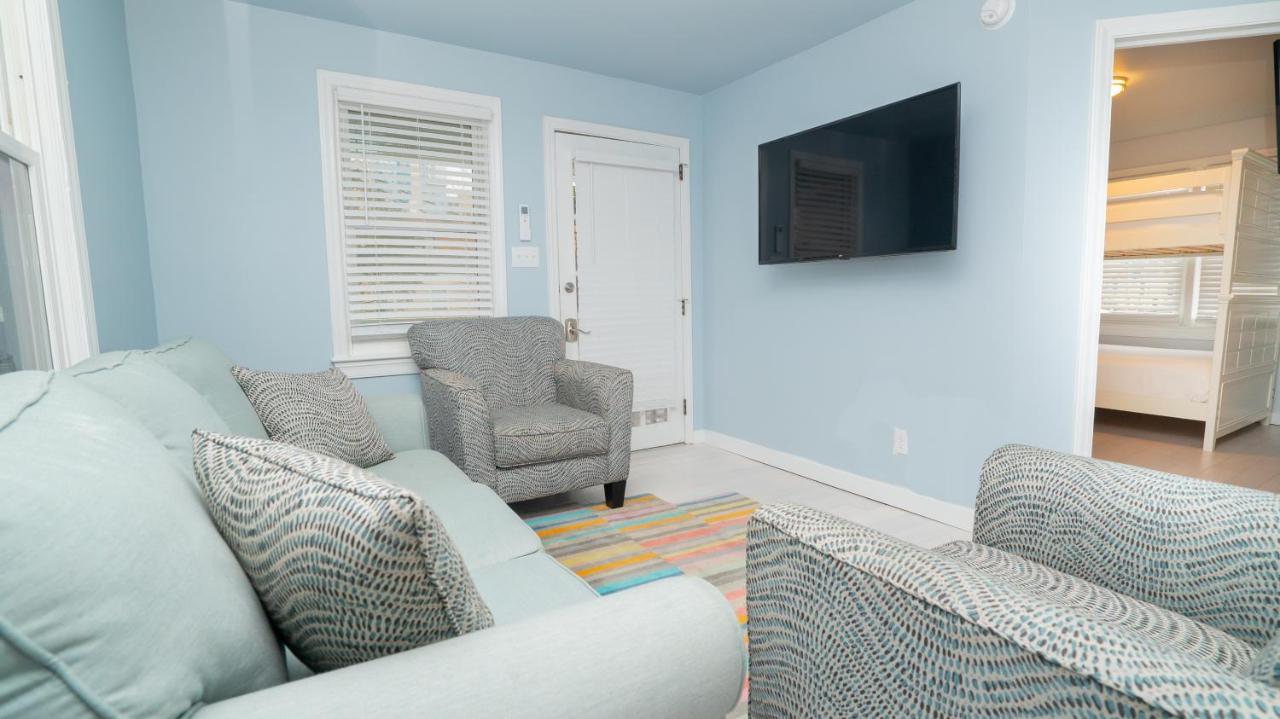 Hemingsway's Village Luxury Beach * Virginia Beach
