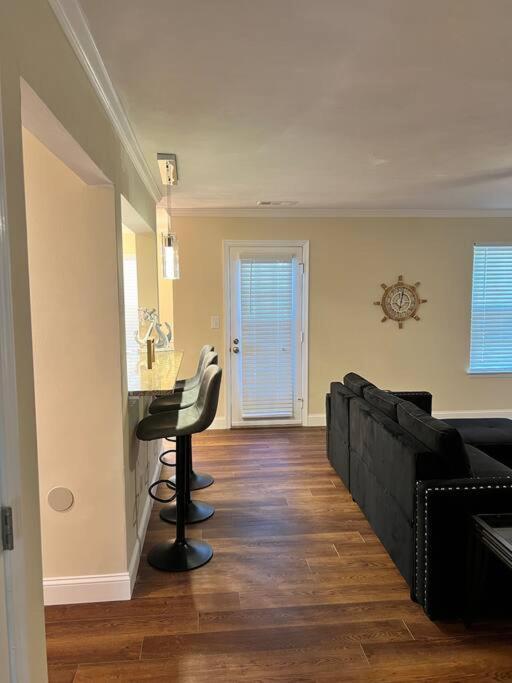 2 Brand New King Size Beds 2 Full Baths Condo! Apartment *