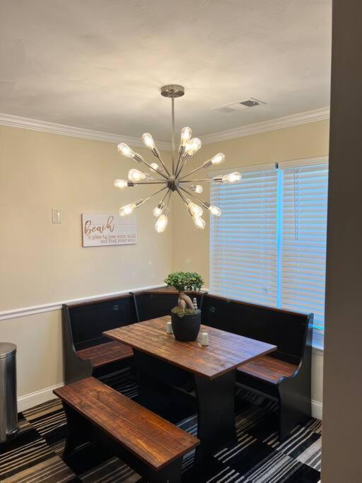 2 Brand New King Size Beds 2 Full Baths Condo! Apartment Virginia Beach