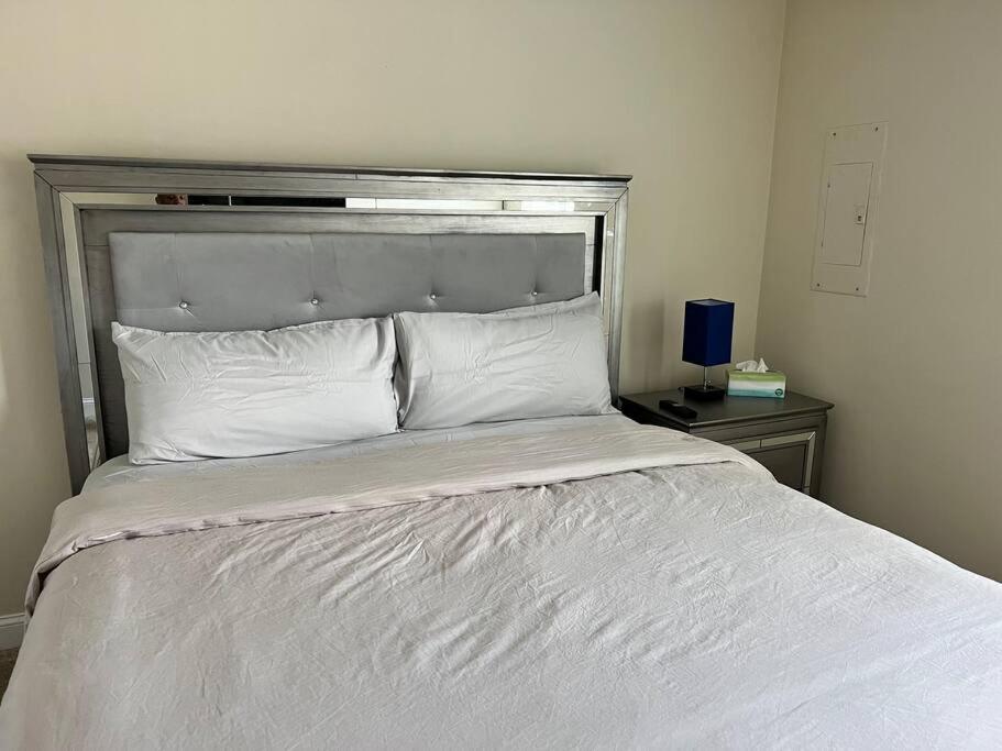 2 Brand New King Size Beds 2 Full Baths Condo!