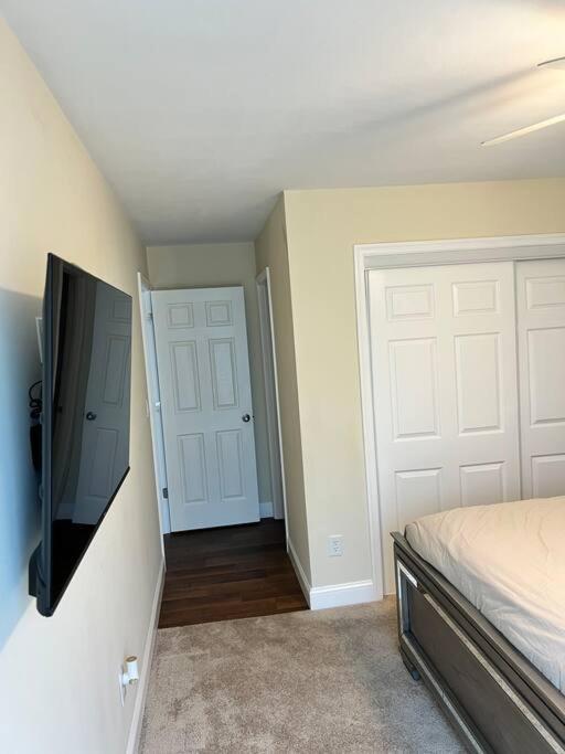 2 Brand New King Size Beds 2 Full Baths Condo! * Virginia Beach