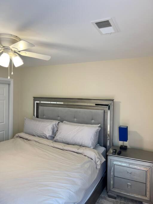 2 Brand New King Size Beds 2 Full Baths Condo! * Virginia Beach
