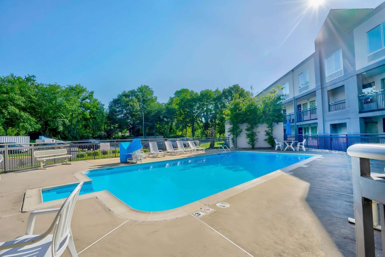 6 Virginia Hotel