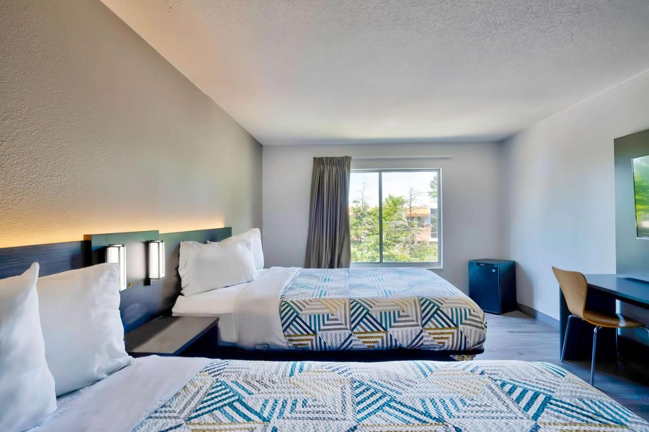 Hotel 6 Virginia