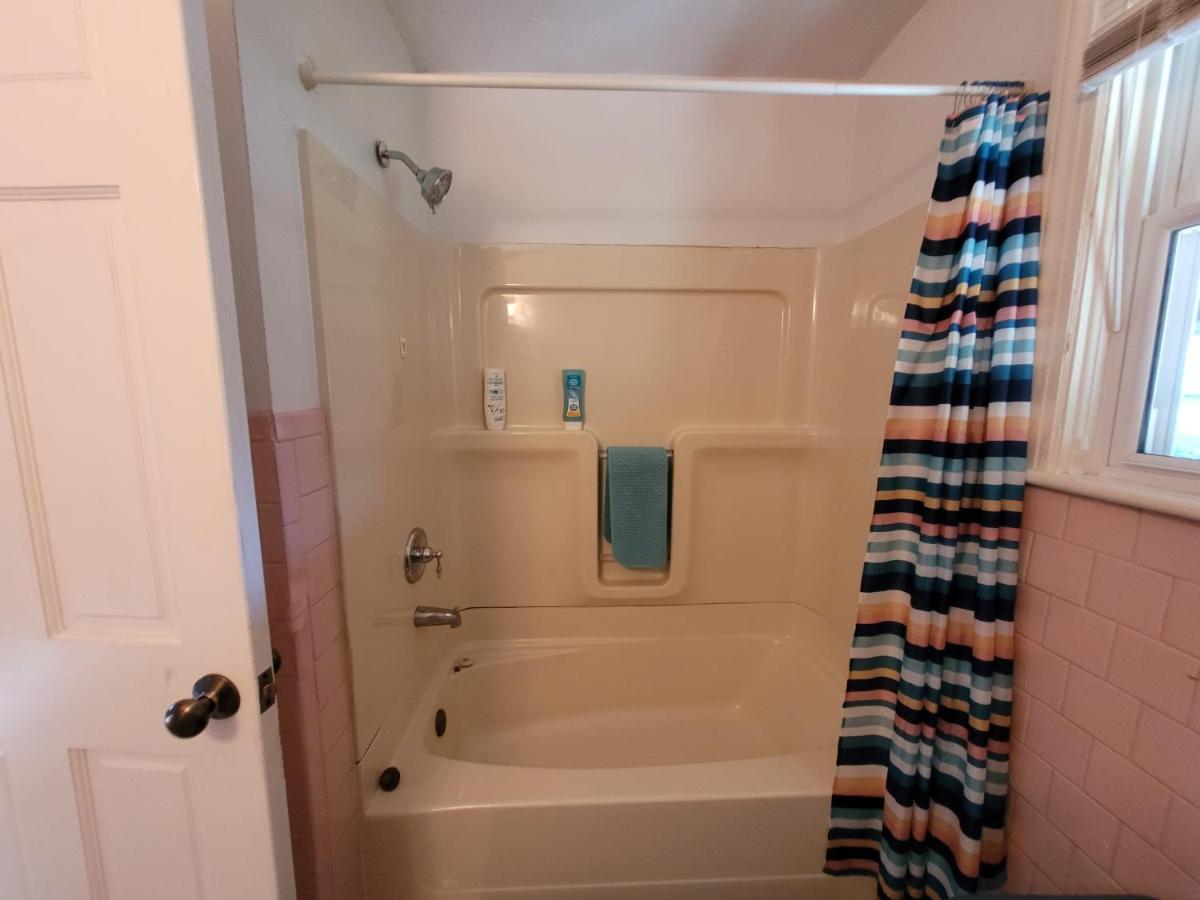 Virginia Vacation Duplex House 1 * Virginia Beach