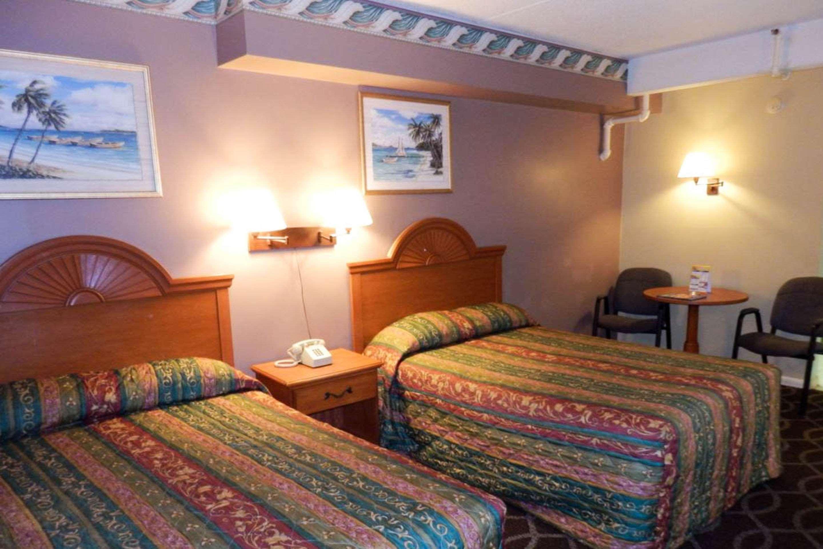 Red Roof & Virginia - Seaside Motel 3*