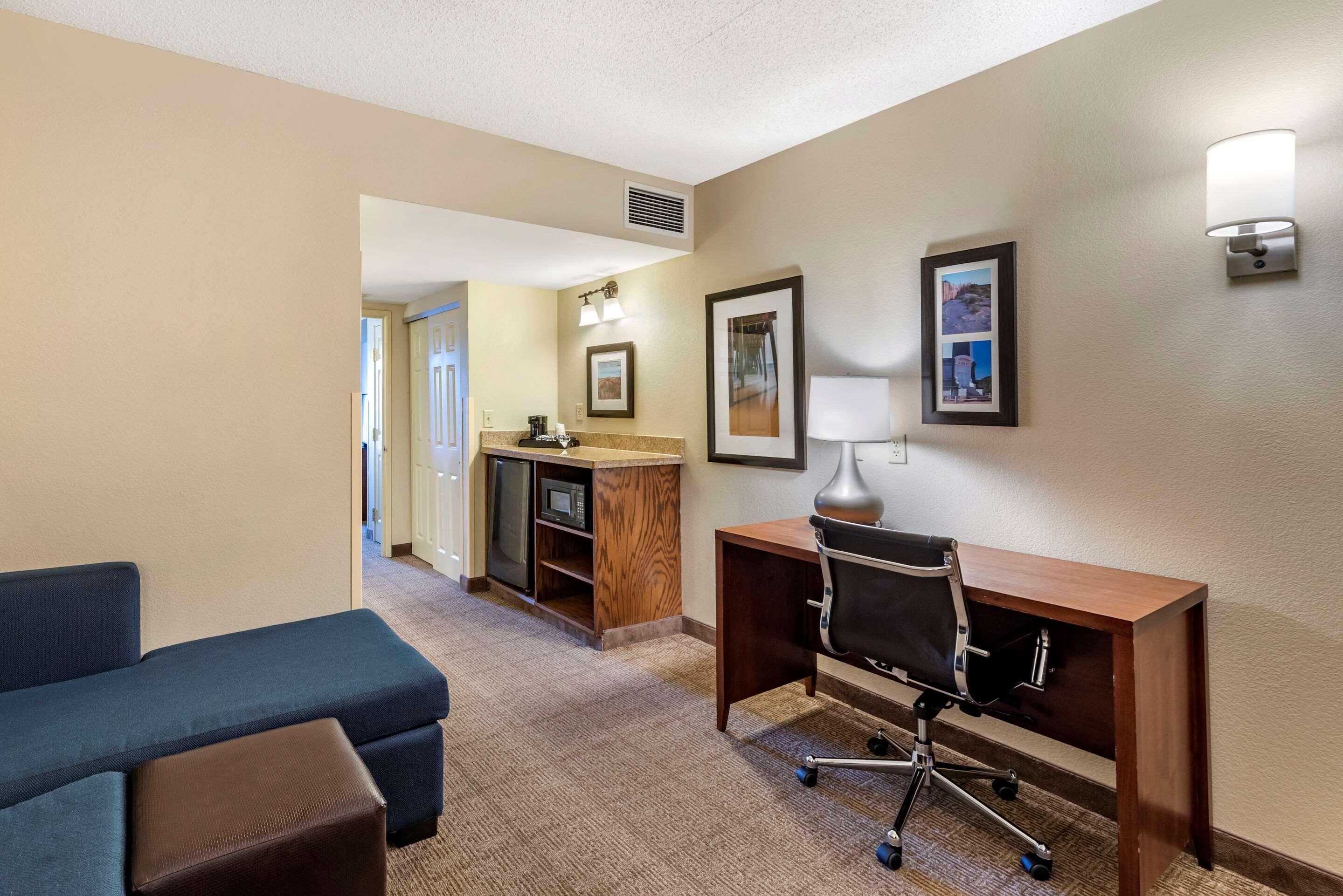 Comfort & Virginia - Norfolk Airport 3*