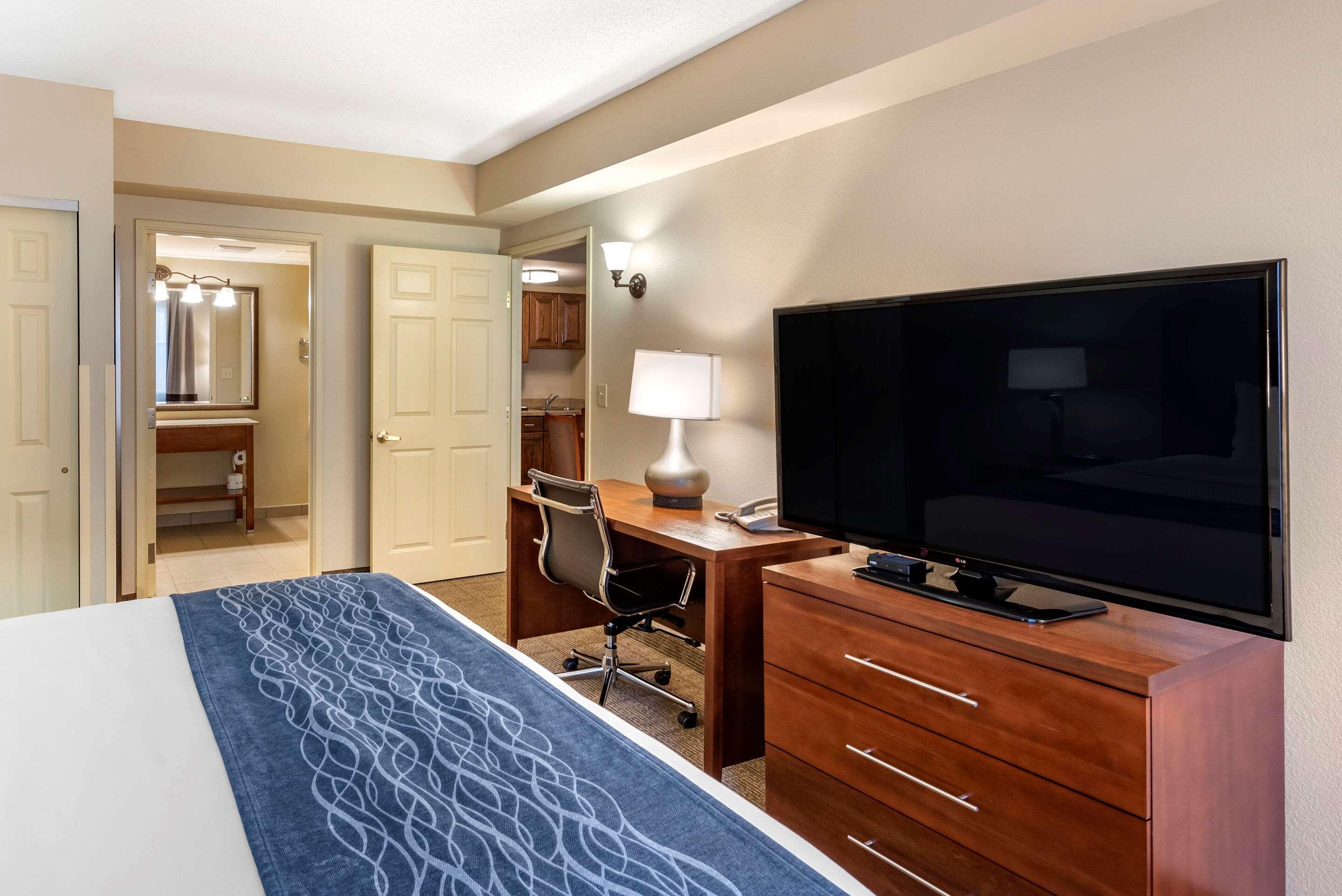 Comfort & Virginia - Norfolk Airport